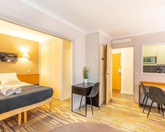 Paris Expo Apart Hotel - Porte de Versailles - 2R & Parking - Issy-les-Moulineaux - Camera da letto