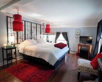 Admiral Peary Inn - Fryeburg