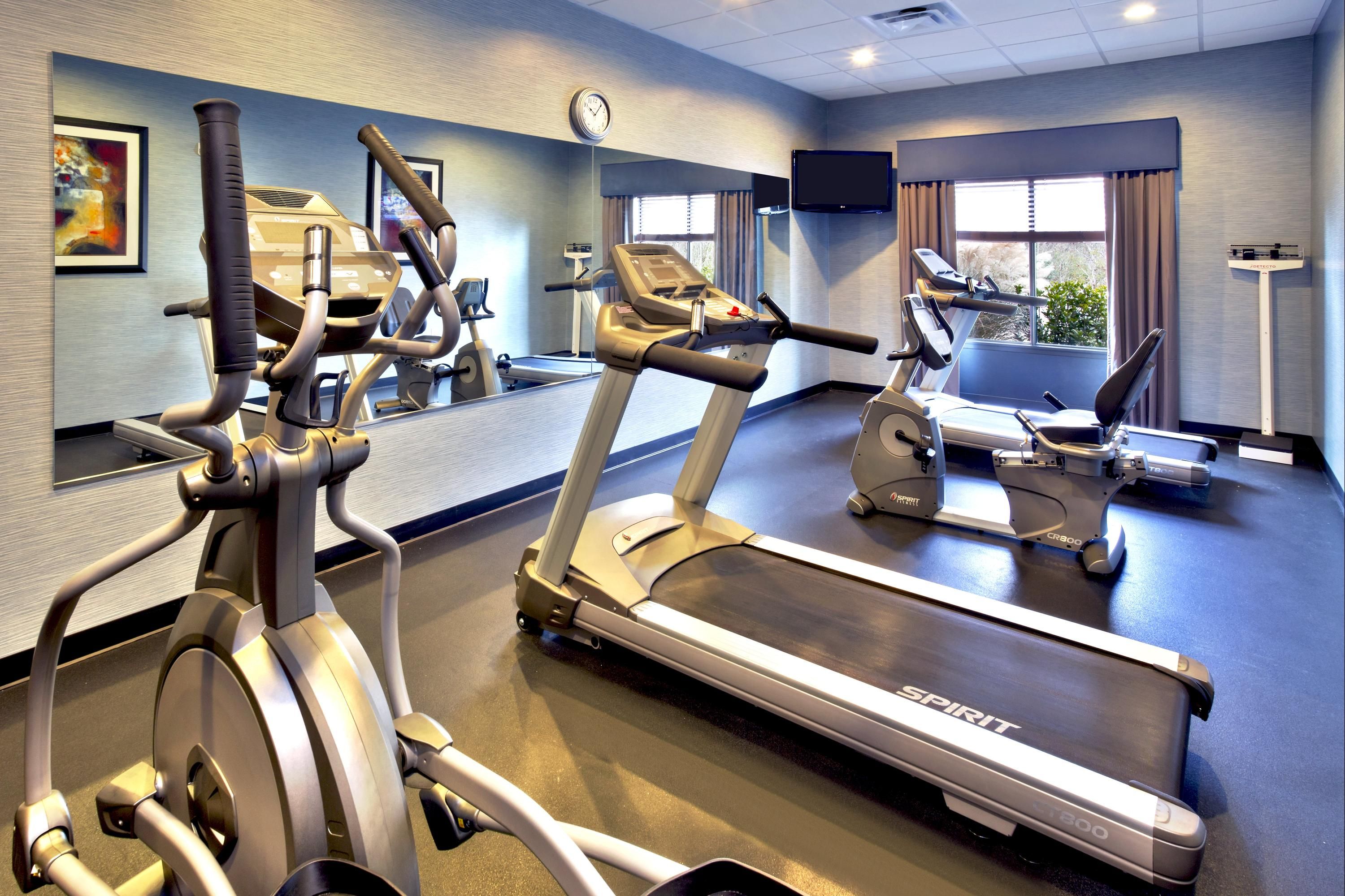 Gym view of Holiday Inn Express & Suites Oak Ridge, An IHG Hotel