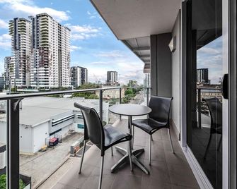 The Capitol Apartments - בריסביין - מרפסת