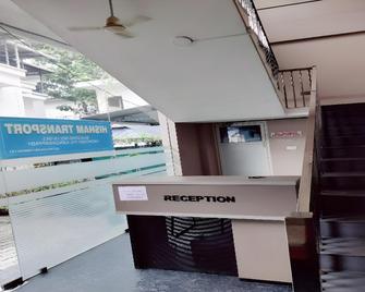 Lemer Suites - Kochi - Front desk