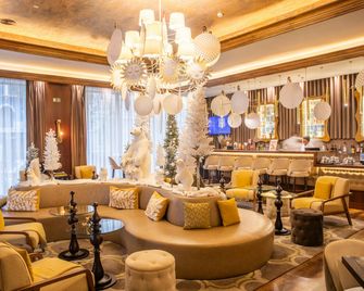 في آي بي إكزكيوتيف بيكواس هوتل - لشبونة - ردهة