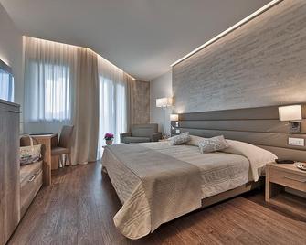 Hotel Harrys' Garden - Abano Terme - Bedroom