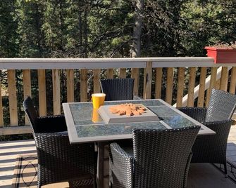 Aurora Acreage in the city - Whitehorse - Balcony