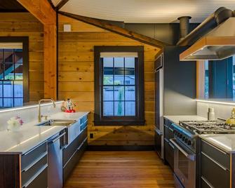 Rare Gem - 'The Camp House' - Cumberland - Bathroom