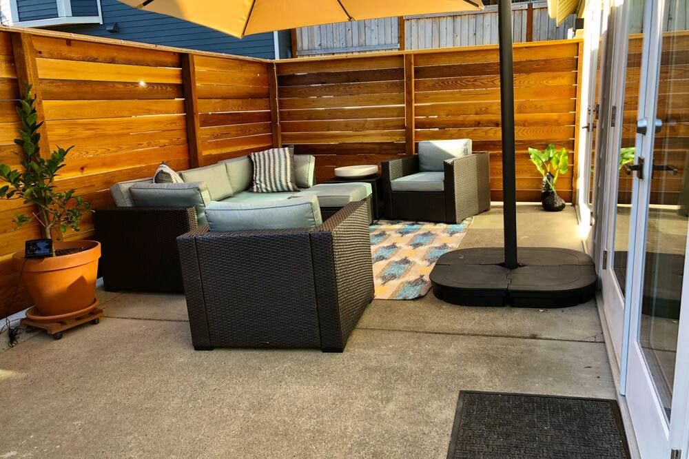 Clean Luxury Guesthouse Near Downtown Large Patio - Portland - Patio