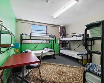 Point Break Backpackers - Christchurch - Bedroom