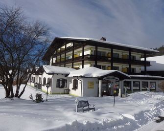 Landhotel Grünwies -Bonsai-Wellness Garni - Lohberg - Edificio