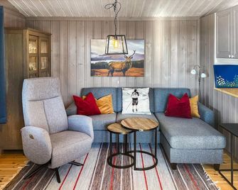 4 Bedroom Awesome Home In Engerdal - Engerdal - Sala de estar