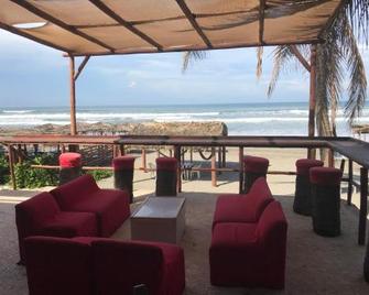Casa de las Olas Surf & Beach Club - El Quemado - Balcón