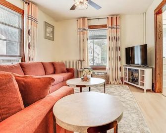 1 Mi to University: Spacious Home in Minneapolis! - Lauderdale - Sala de estar