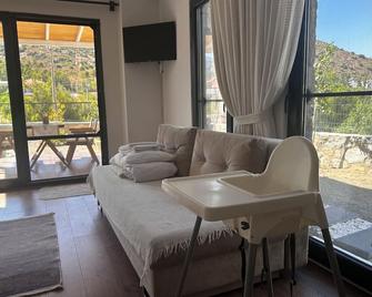 Carian Trail Suites evdatca - Datca - Wohnzimmer
