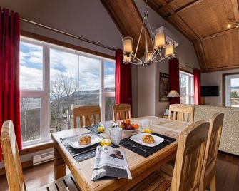 Condo 120h - Nature Retreat With River Views - Petite-Rivière - Dining room