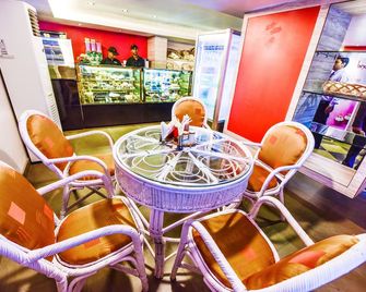 Swosti Grand - בובנשוואר - חדר אוכל