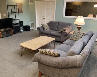 Highland Snug - Denver - Living room