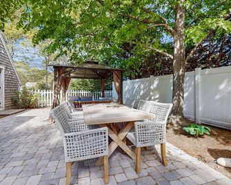 Strawberry Hill Haven - Hyannis - Patio