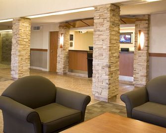 Woodlands Inn & Suites - Fort Nelson - Salónek