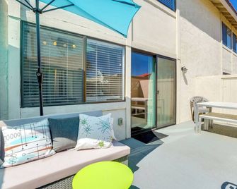 Palm Springs Abode w/ Pool Access, Near Golfing - Palm Springs