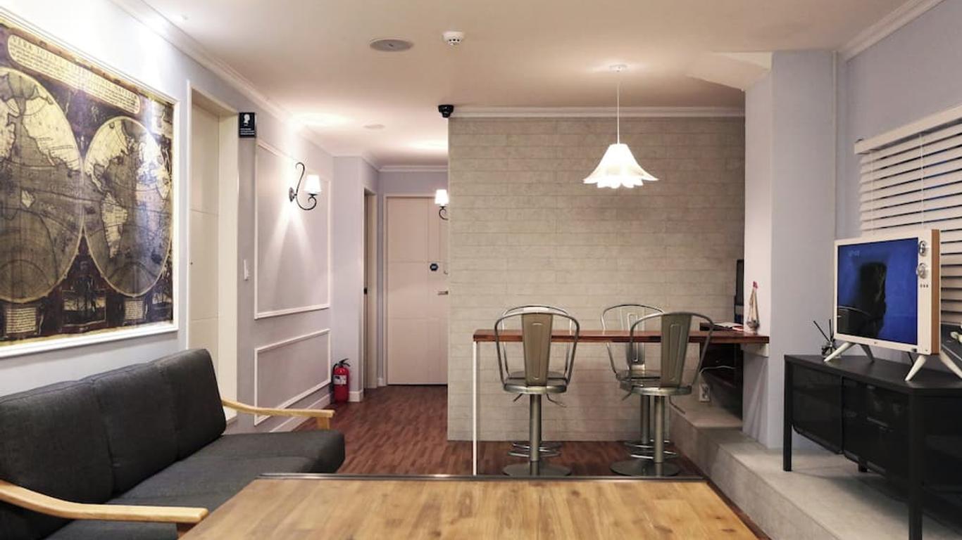 Blue Boat Hostel Myeongdong