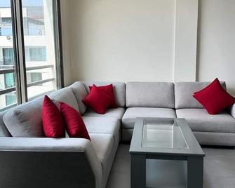 Le Six Resort Hotel - Batroun - Sala de estar