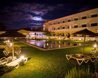 Hotel Dom Fernando - Evora - Pool