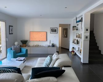 Villa Antoinette - Luxury villa in the Gulf of Saint Tropez - A/C & private pool - Le Plan-de-la-Tour - Вітальня