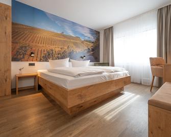 Hotel & Gasthaus Löwen - Waldkirch - Bedroom