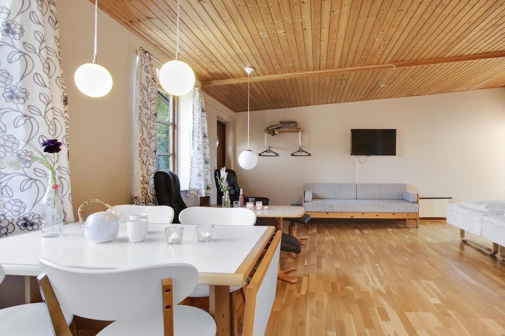 Cozy Apartment In Allinge With Wifi – Sandvig