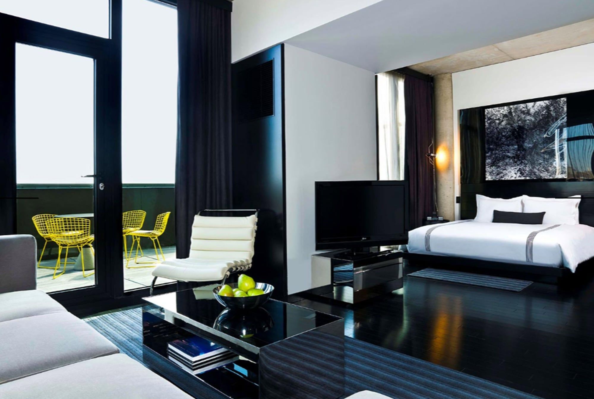 Sixty Les thumbnail 3