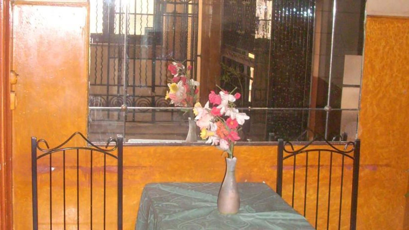 Triomphe Hostel