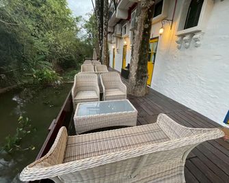 Laura Home - Nakhon Nayok - Balcony