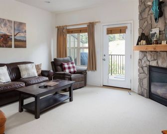 Chalet 139 at the Official Collins Lake Resort - Government Camp - Salon