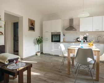 One-Bedroom Apartment In Zadar - Zadar - Kuchnia