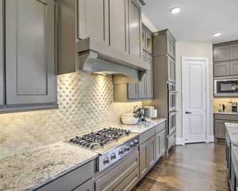Family-friendly Brookshire Home w/ Game Room! - Brookshire - Küche