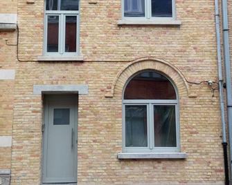 The Front Door N12 - Ypres - Building