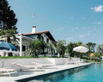 VILLA Centre Guethary piscine acces ocean a pied - Getaria - Piscina