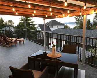 Seaside Homestaybr - Chemainus - Balcony
