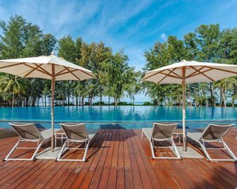 Splash Beach Resort, Mai Khao, Phuket - Mai Khao - Svømmebasseng