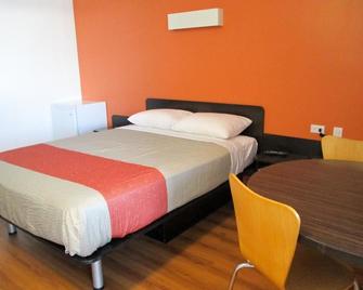 Motel 6 Kamloops. Bc - Kamloops - Bedroom