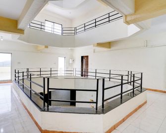 Collection O Krupa Lodge - Pirangut - Lobby