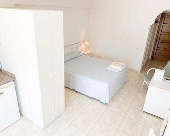 Apartamentos Concorde - Alicante - Habitación