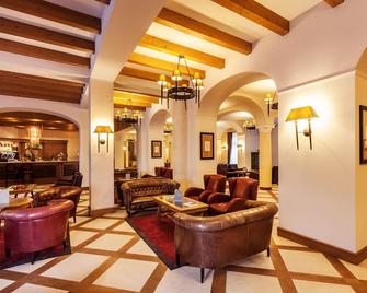 Schloss Hotel & Spa Pontresina - Pontresina - Sala de estar