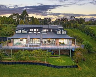 Sunshine Valley - Auckland - Building