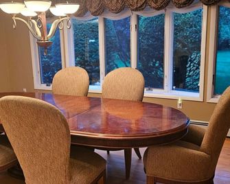 Escape to the Catskills - Liberty - Eetruimte