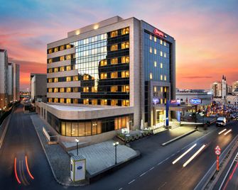 Hampton by Hilton Istanbul Kayasehir - Estambul - Edificio