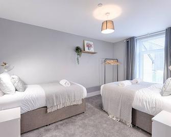 Murrays Nest #3 - TV in Every Bedroom! - Llanelli - Bedroom