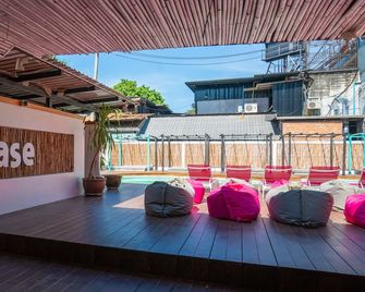 Base Party Hostel - Ao Nang