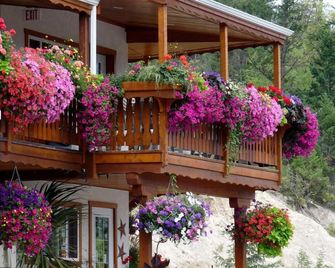Gateway Motel - Radium Hot Springs - Udsigt