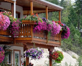 Gateway Motel - Radium Hot Springs - Extérieur