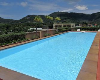 Chaofa West Suites - Chalong - Piscina